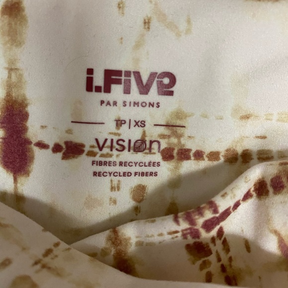 XS workout set- cropped tank with built in sports bra and crossover 4’ shorts - Picture 2 of 4